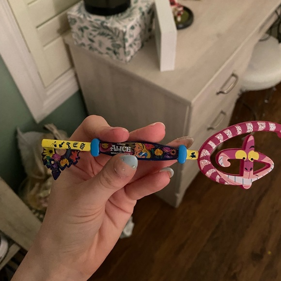 Alice in wonderland key - Picture 2 of 2